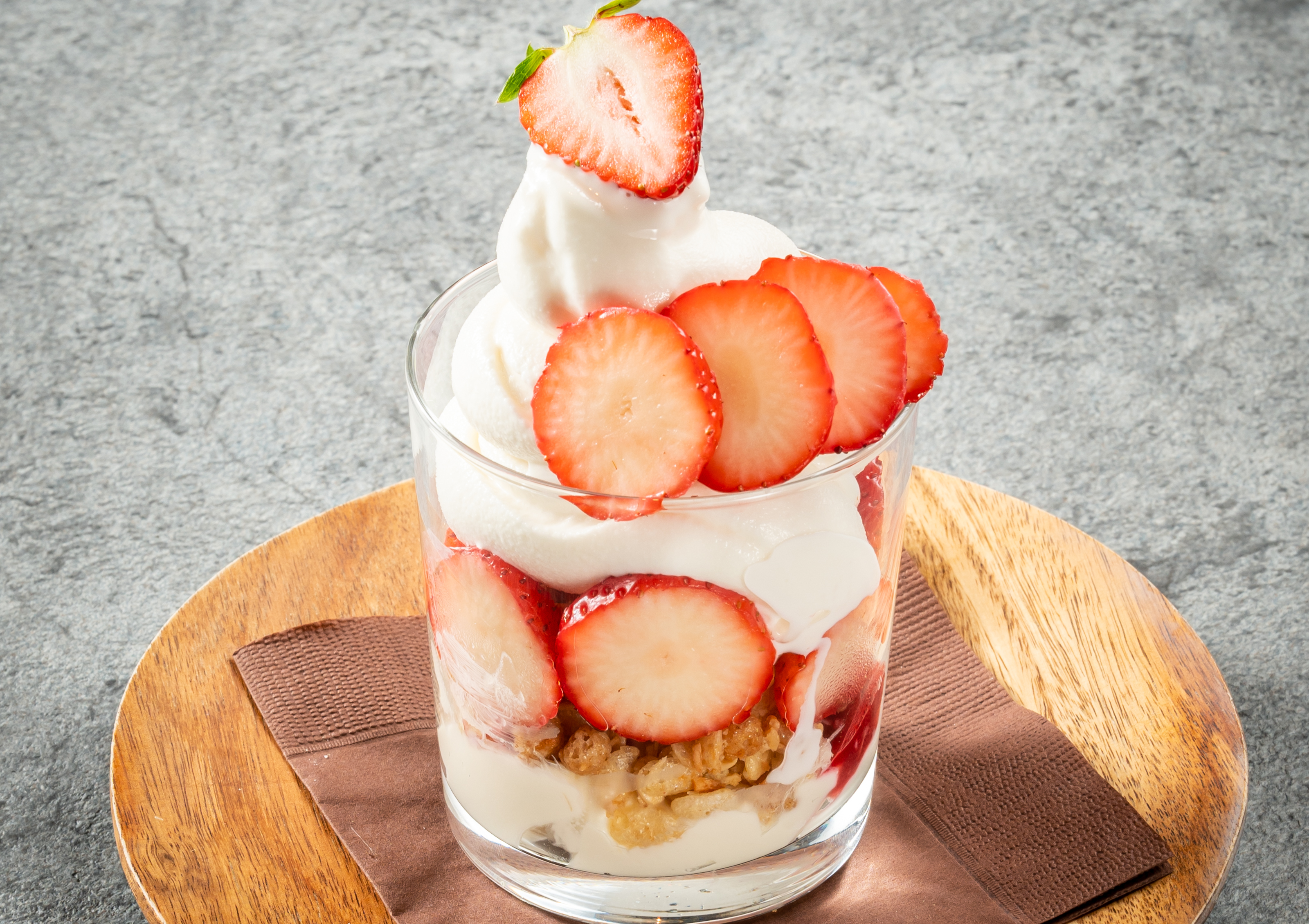 完熟イチゴのパフェ
